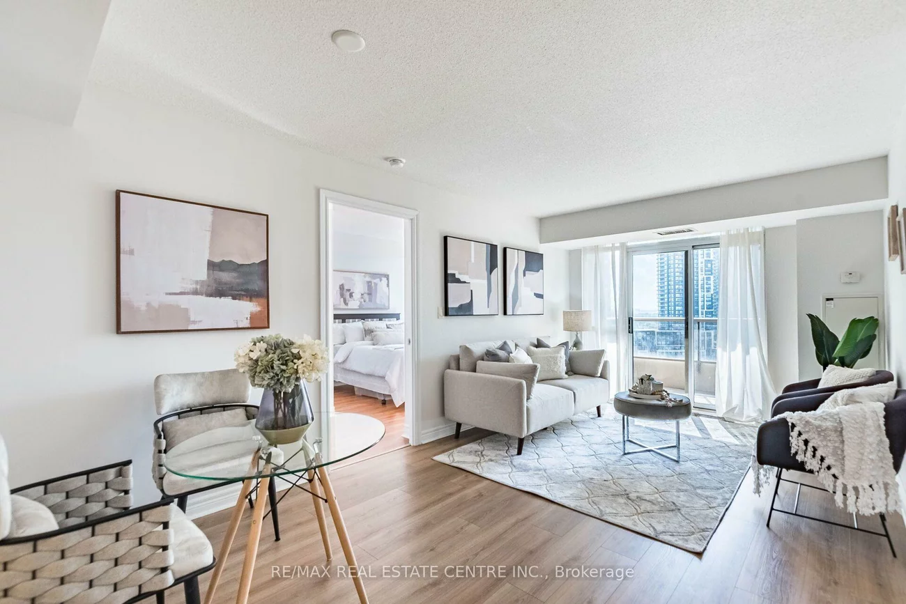 310, Burnhamthorpe, City Centre, Mississauga