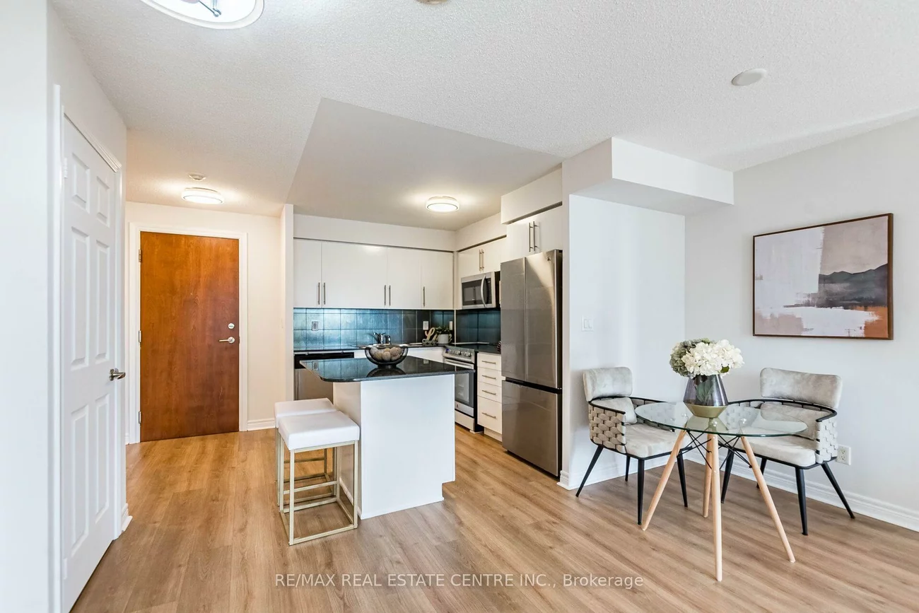 310, Burnhamthorpe, City Centre, Mississauga