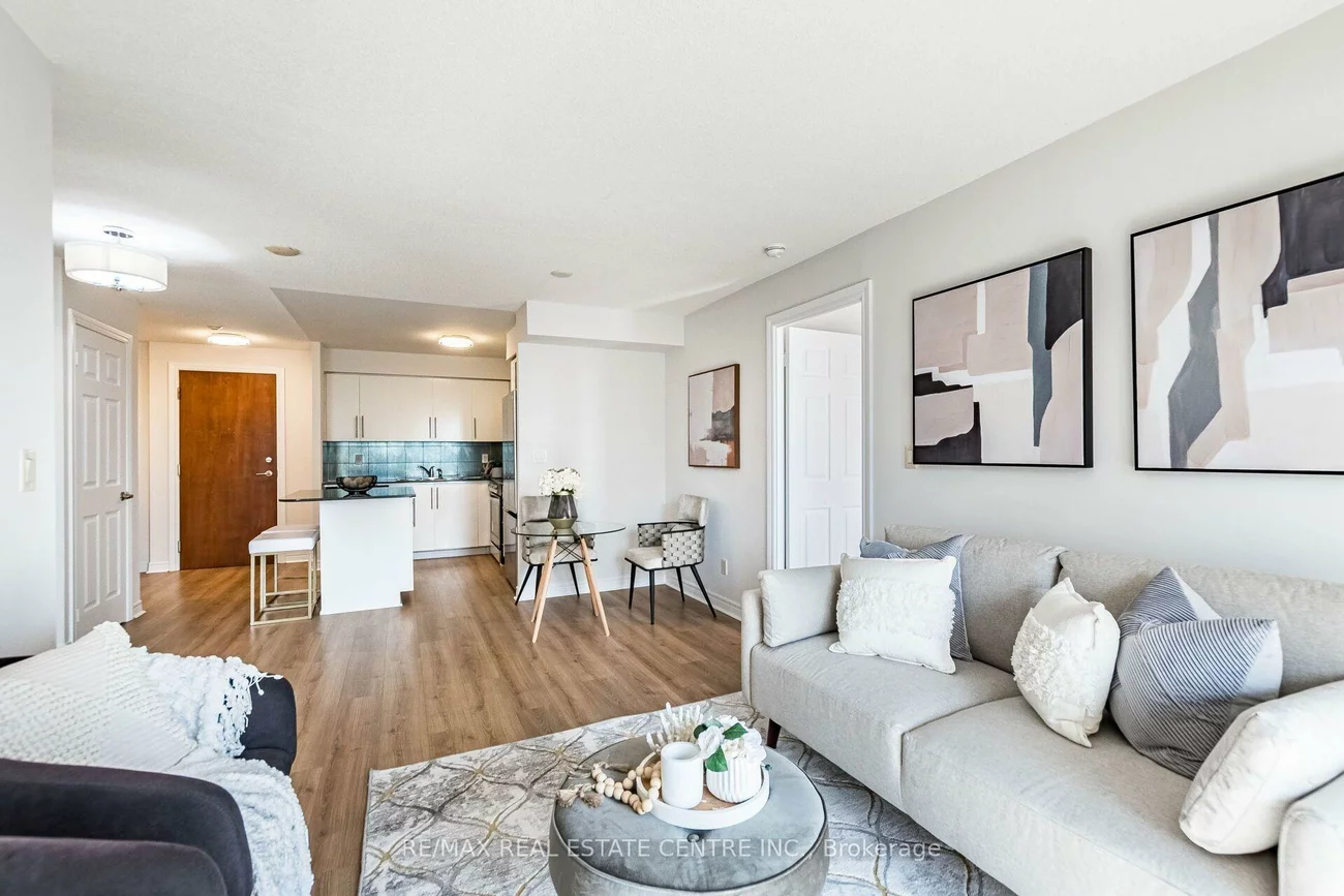 310, Burnhamthorpe, City Centre, Mississauga