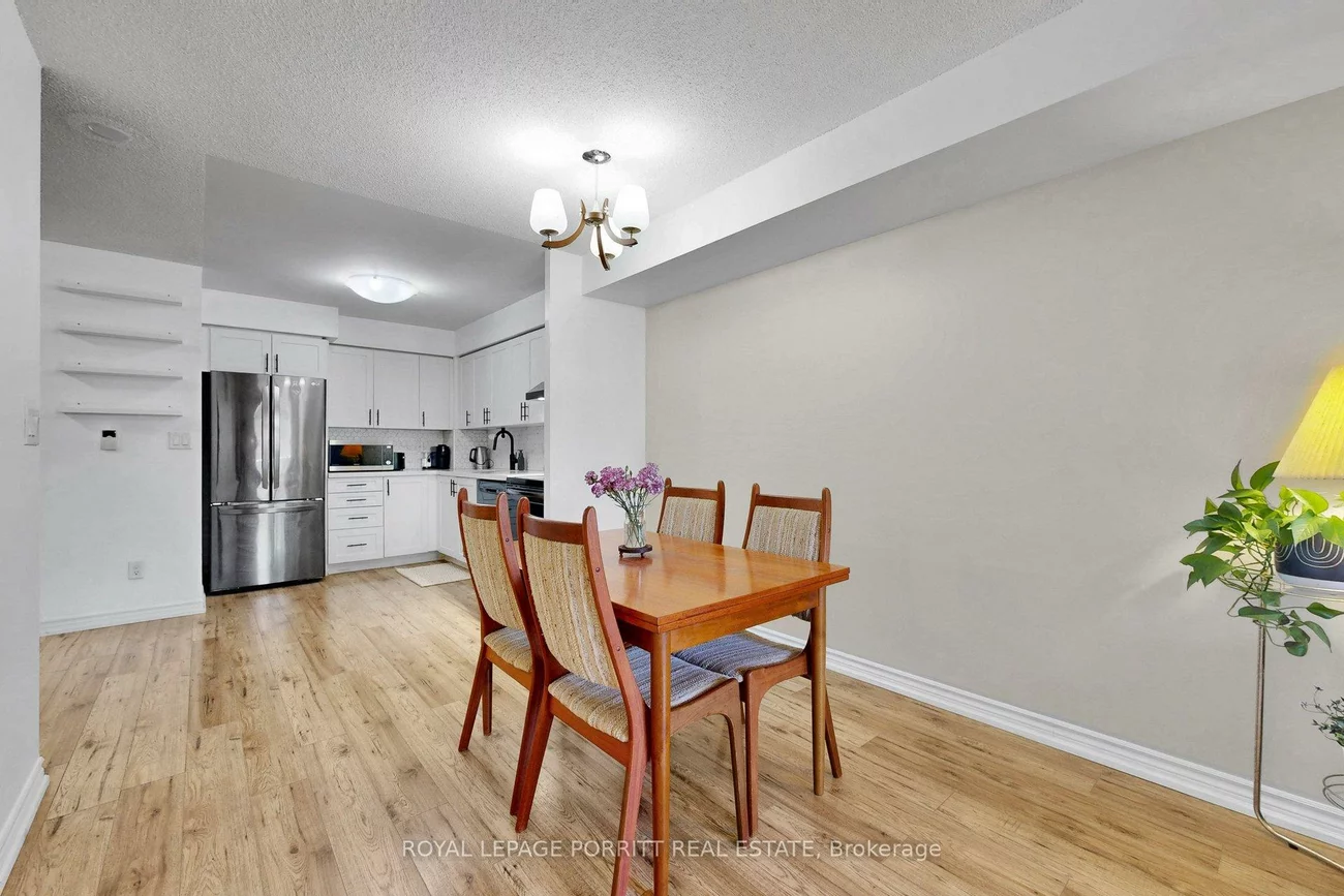 3888, Duke Of York, City Centre, Mississauga