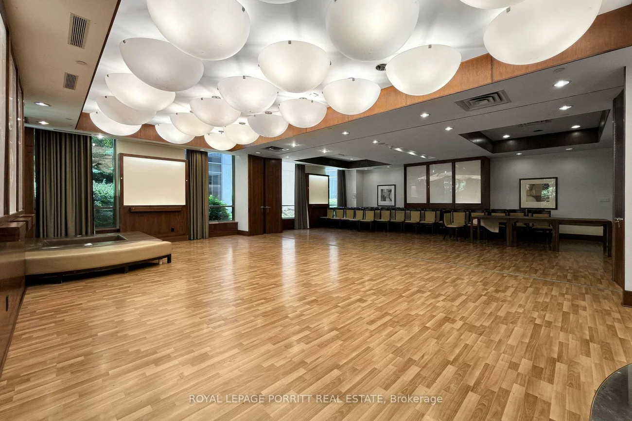 3888, Duke Of York, City Centre, Mississauga