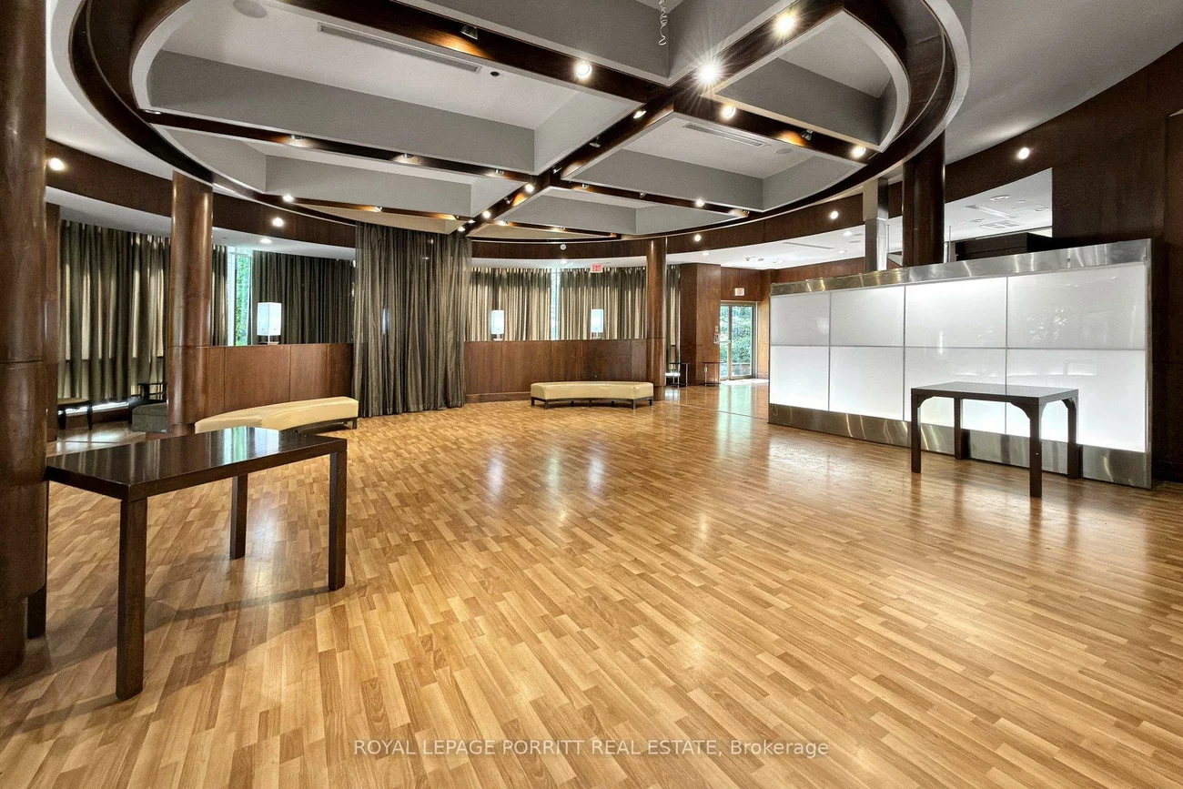 3888, Duke Of York, City Centre, Mississauga