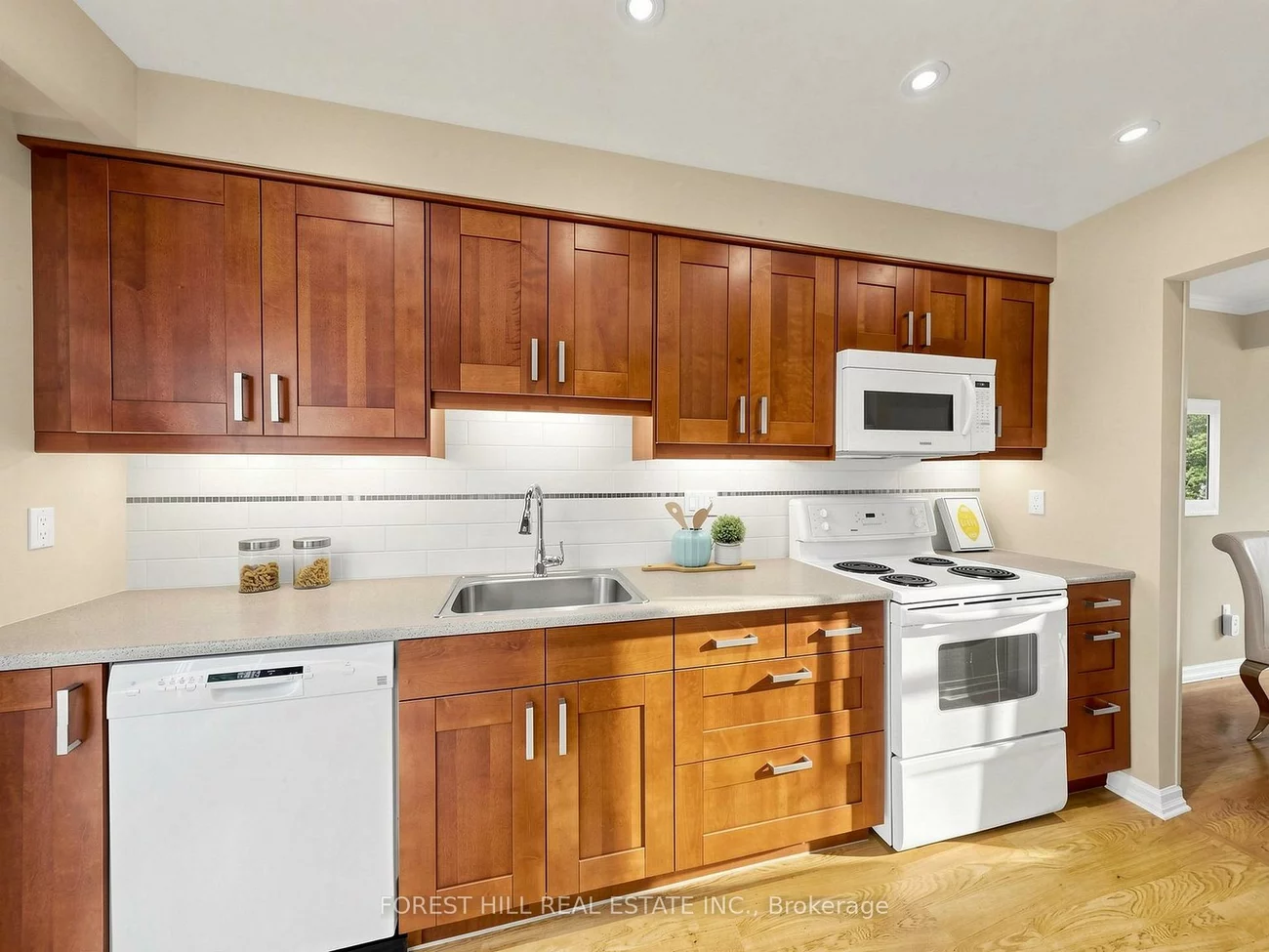 725, Vermouth, Mississauga Valleys, Mississauga