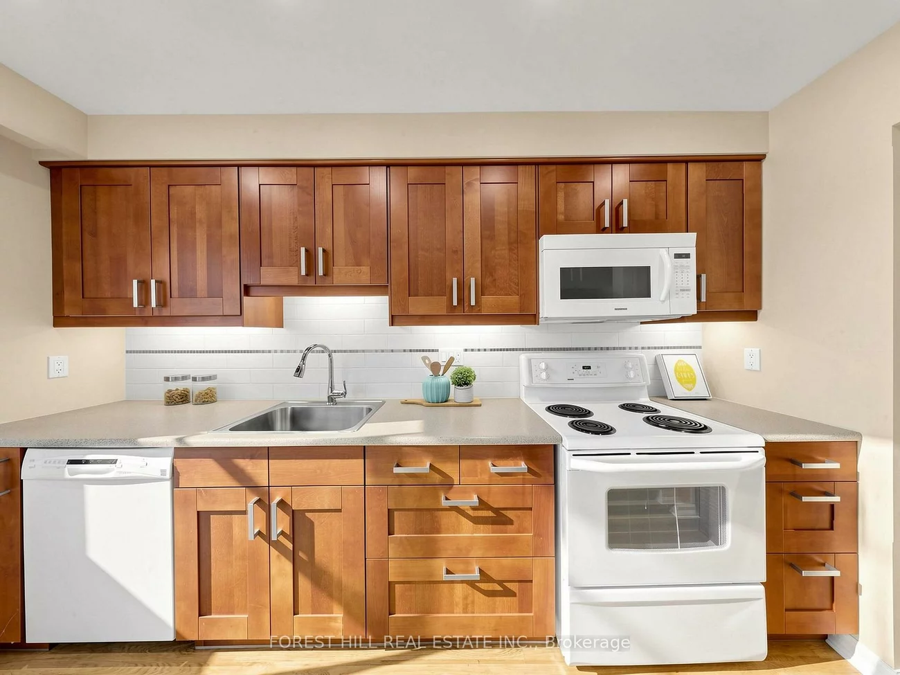 725, Vermouth, Mississauga Valleys, Mississauga