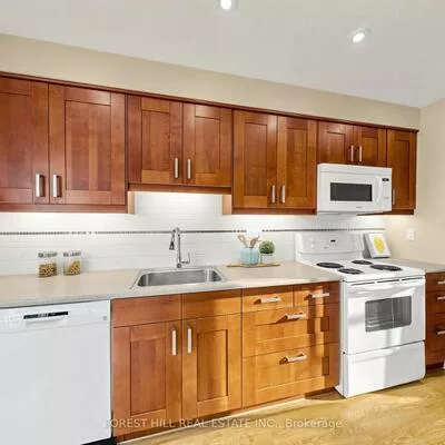 725, Vermouth, Mississauga Valleys, Mississauga