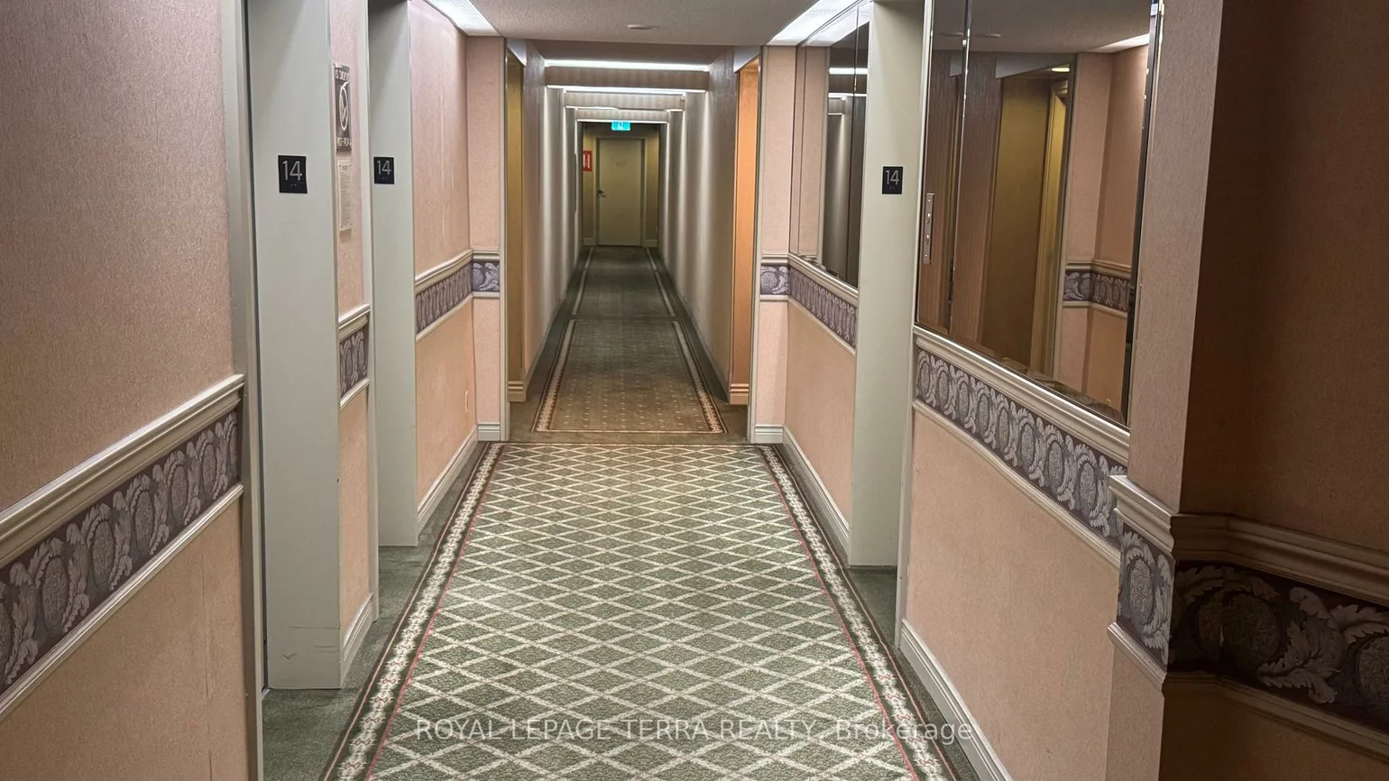 3700, Kaneff, Mississauga Valleys, Mississauga