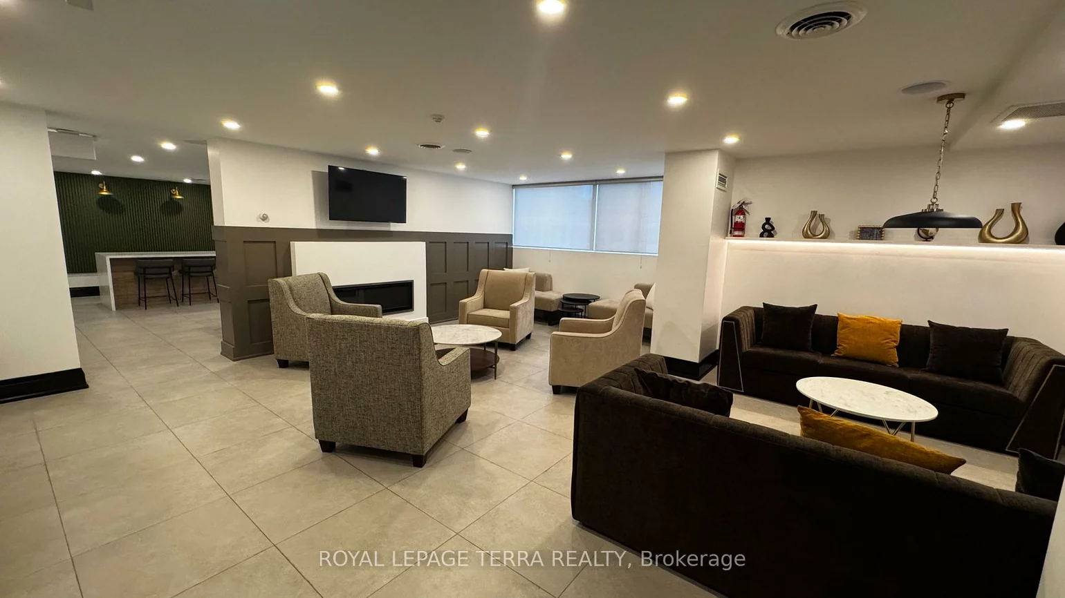 3700, Kaneff, Mississauga Valleys, Mississauga