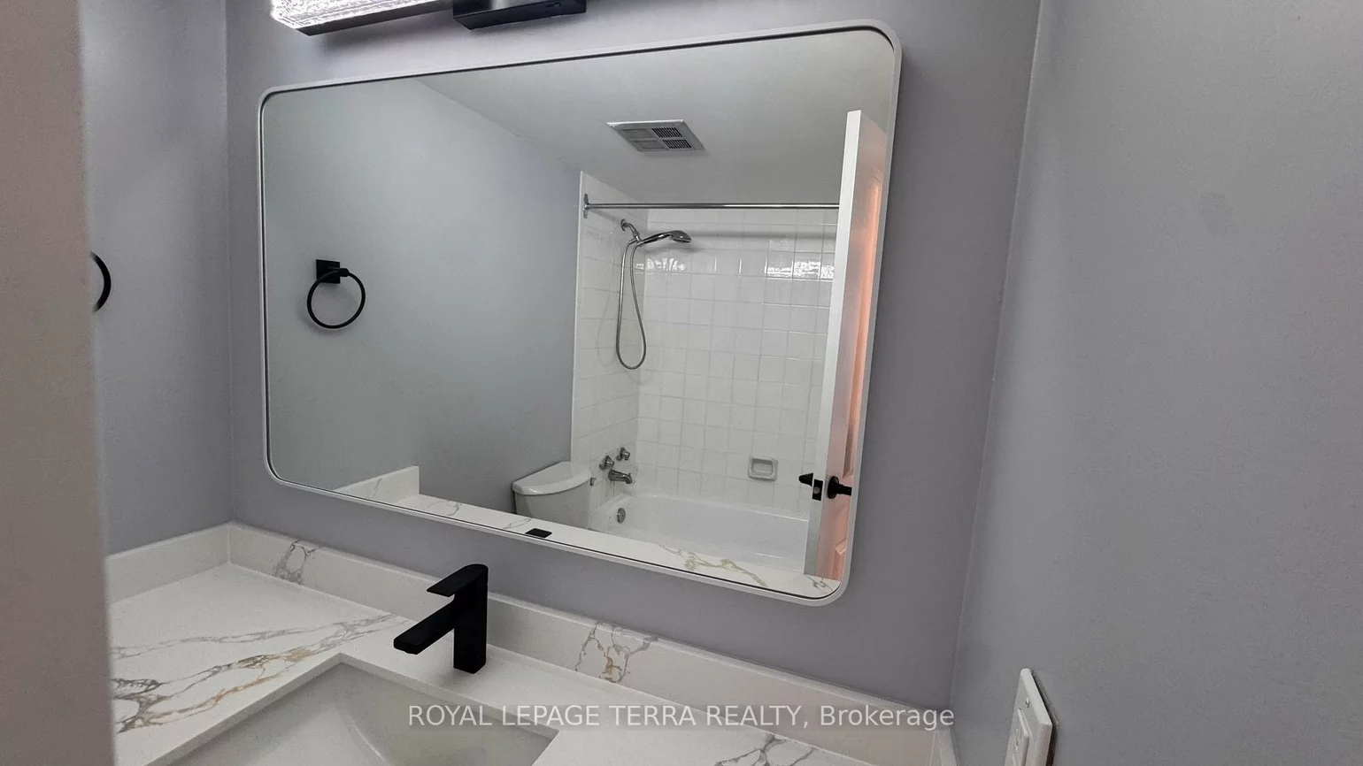 3700, Kaneff, Mississauga Valleys, Mississauga