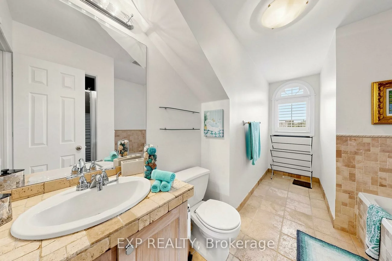 455, Apache, Hurontario, Mississauga