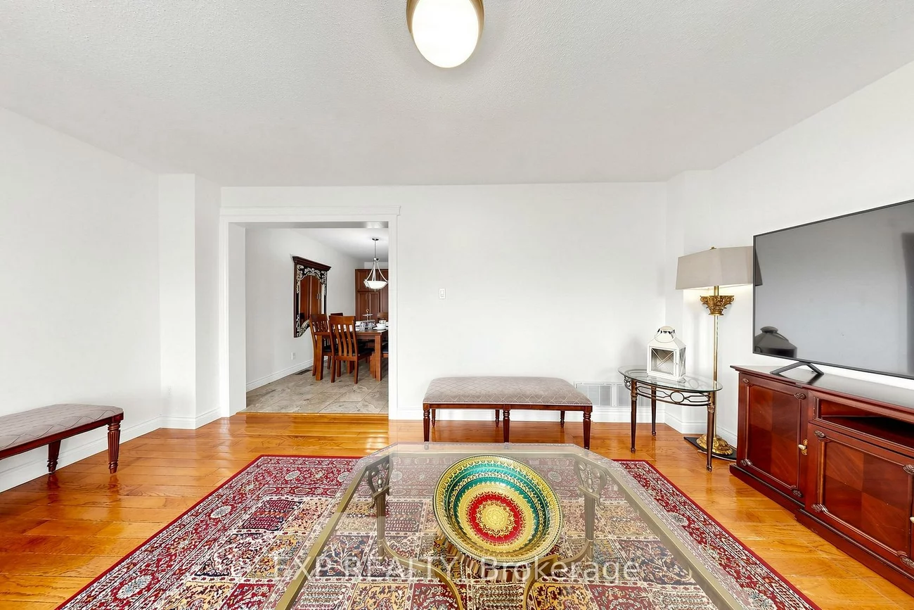 455, Apache, Hurontario, Mississauga