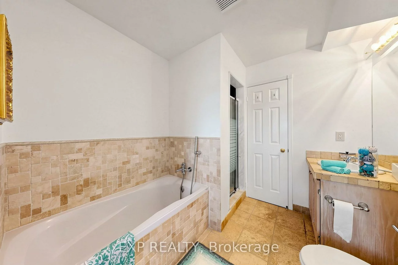 455, Apache, Hurontario, Mississauga