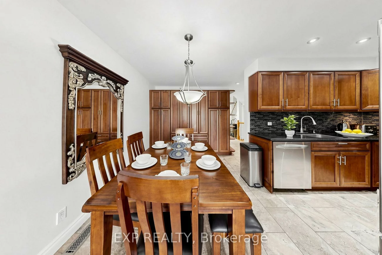 455, Apache, Hurontario, Mississauga