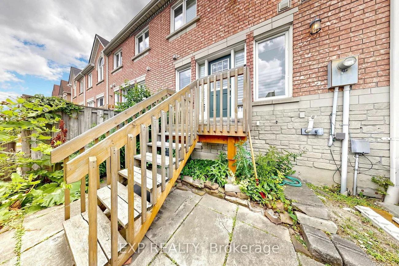 455, Apache, Hurontario, Mississauga