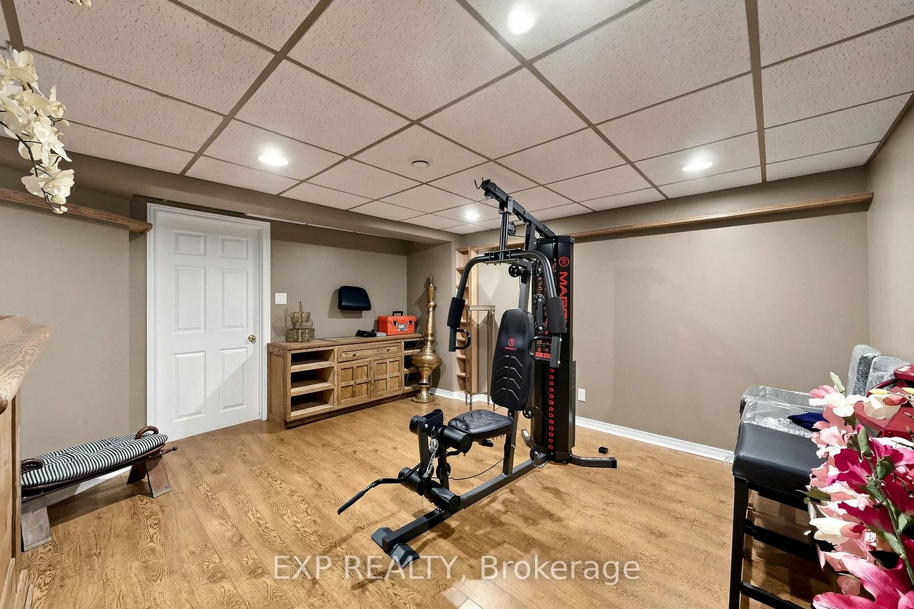 455, Apache, Hurontario, Mississauga