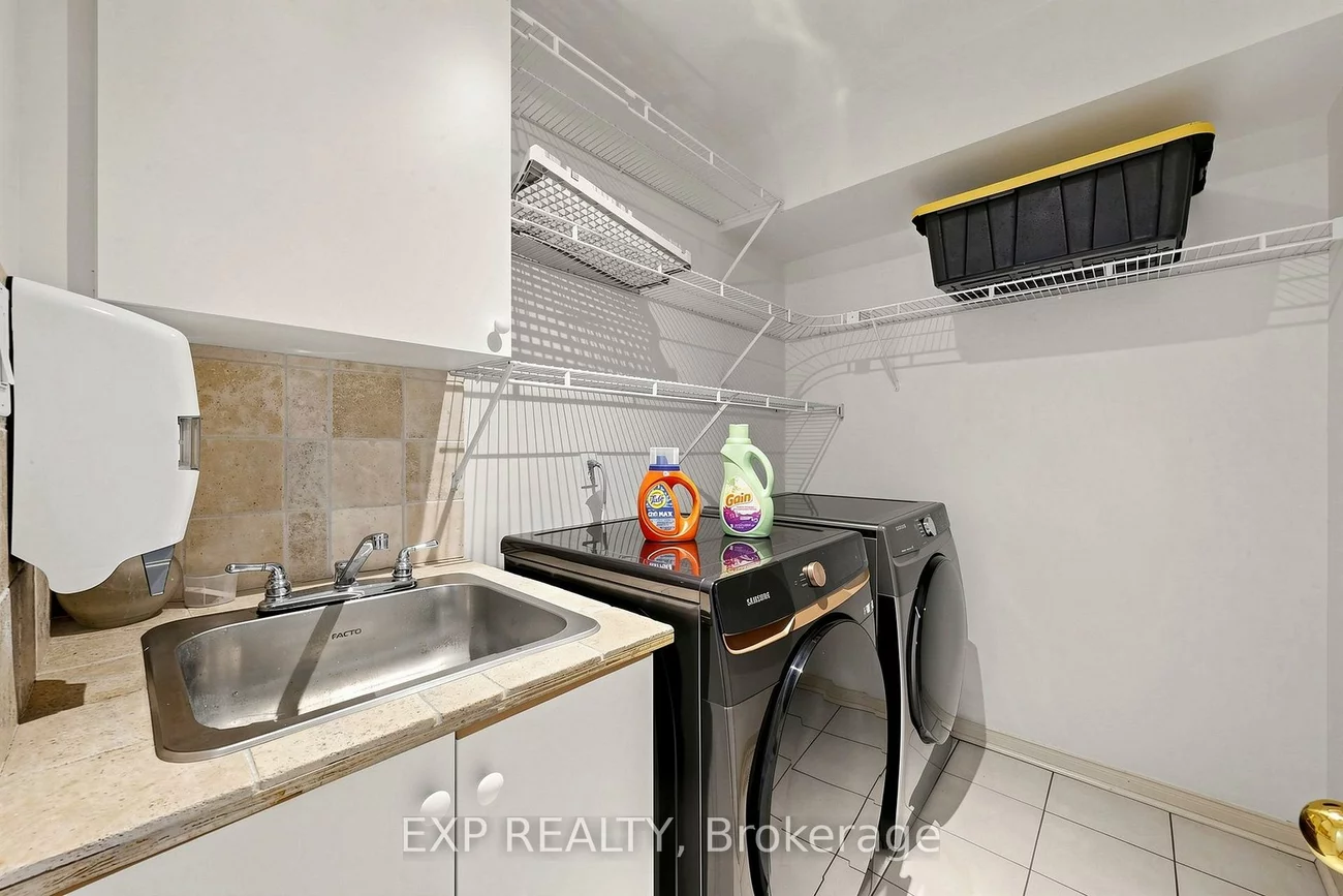 455, Apache, Hurontario, Mississauga