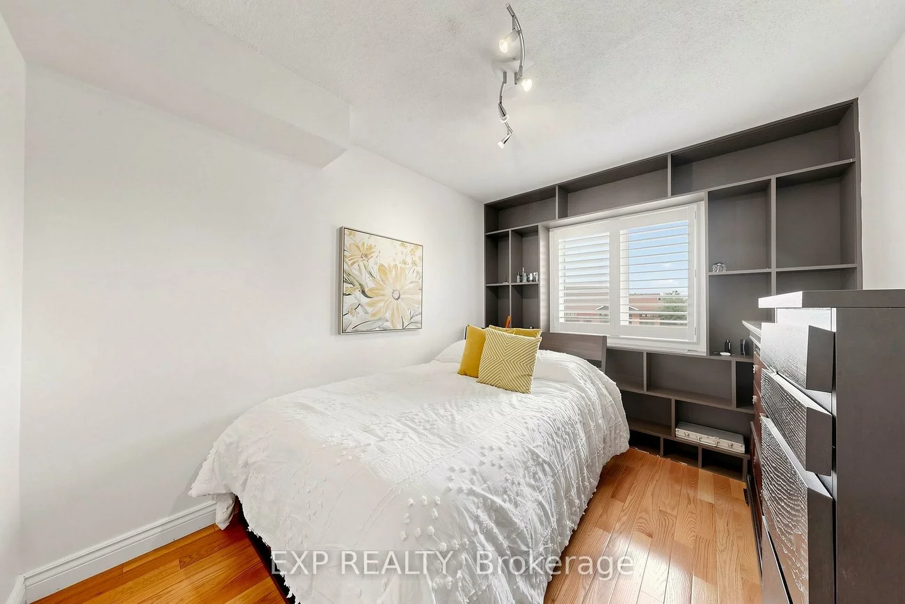 455, Apache, Hurontario, Mississauga