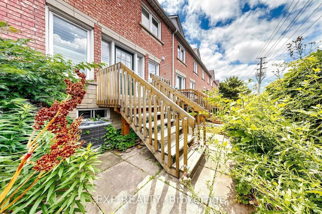 455, Apache, Hurontario, Mississauga