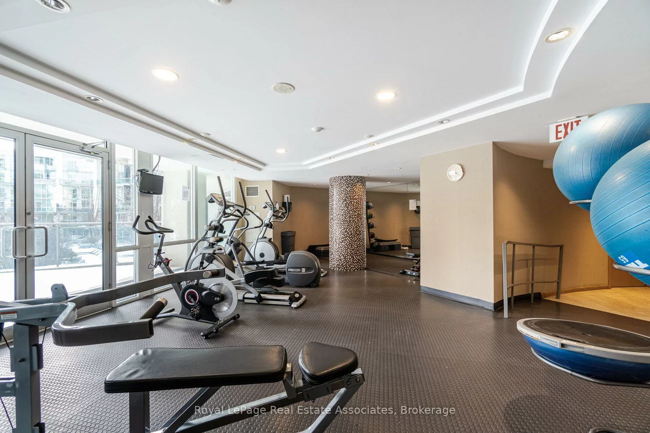 220, Burnhamthorpe, City Centre, Mississauga