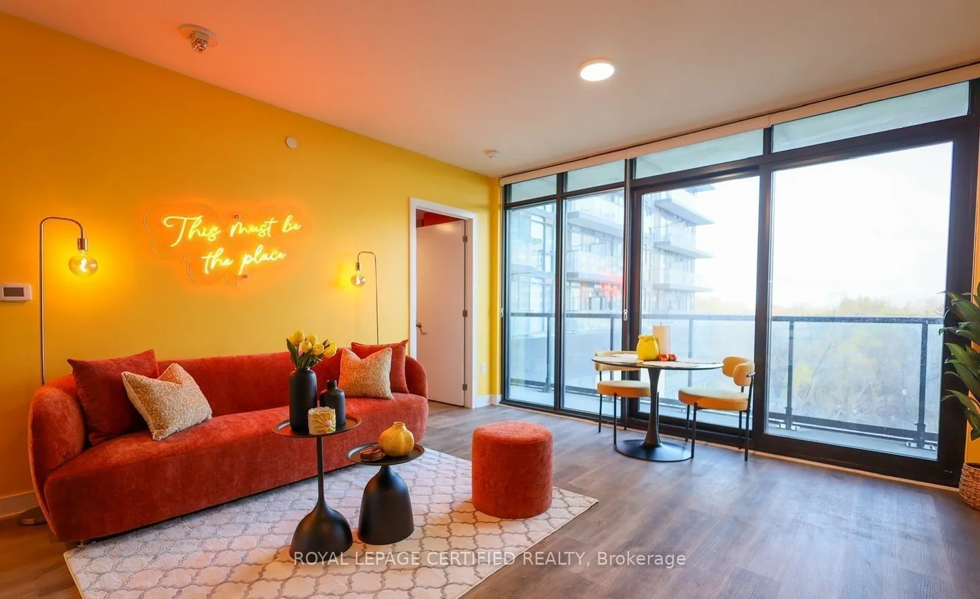 86, Dundas, Cooksville, Mississauga