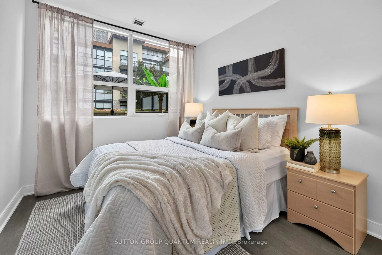 1575, Lakeshore, Clarkson, Mississauga
