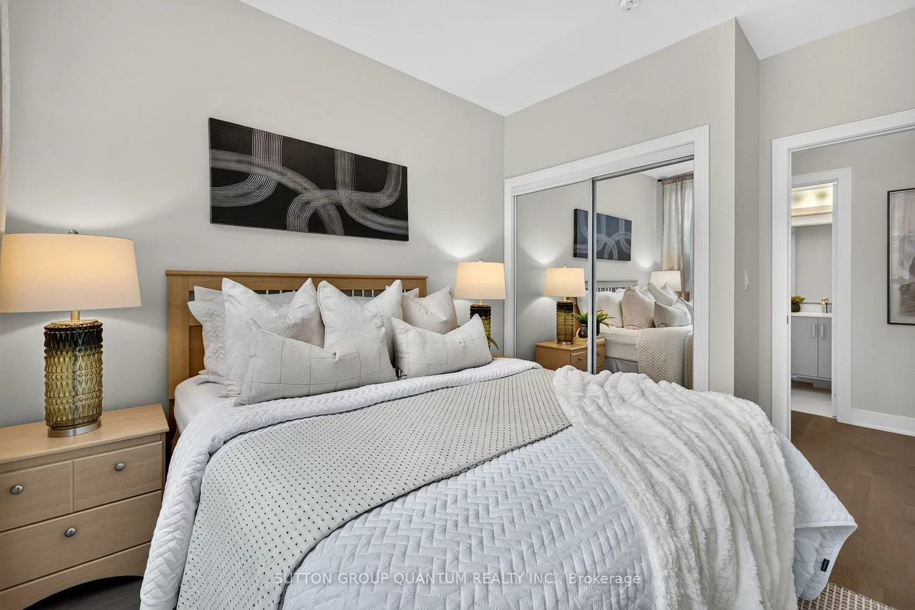 1575, Lakeshore, Clarkson, Mississauga