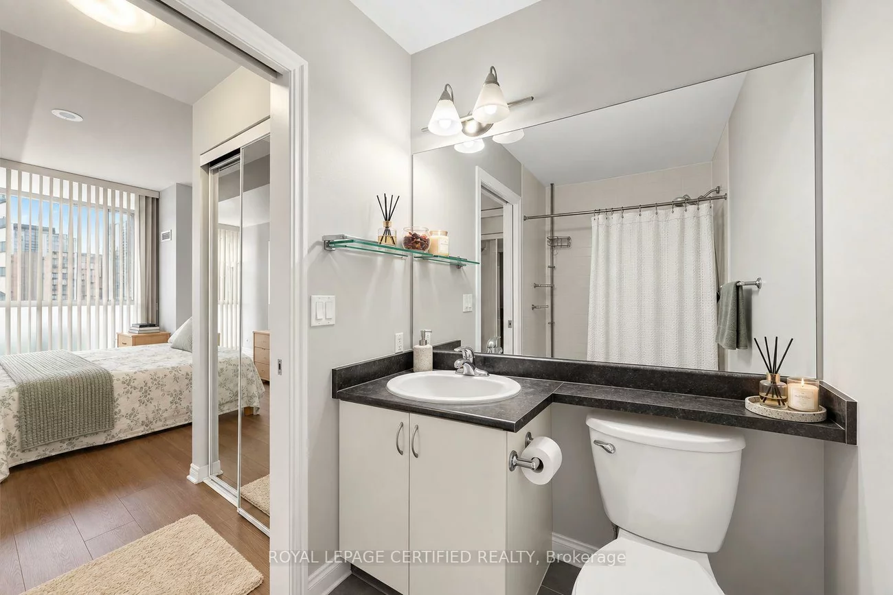 225, Webb, City Centre, Mississauga