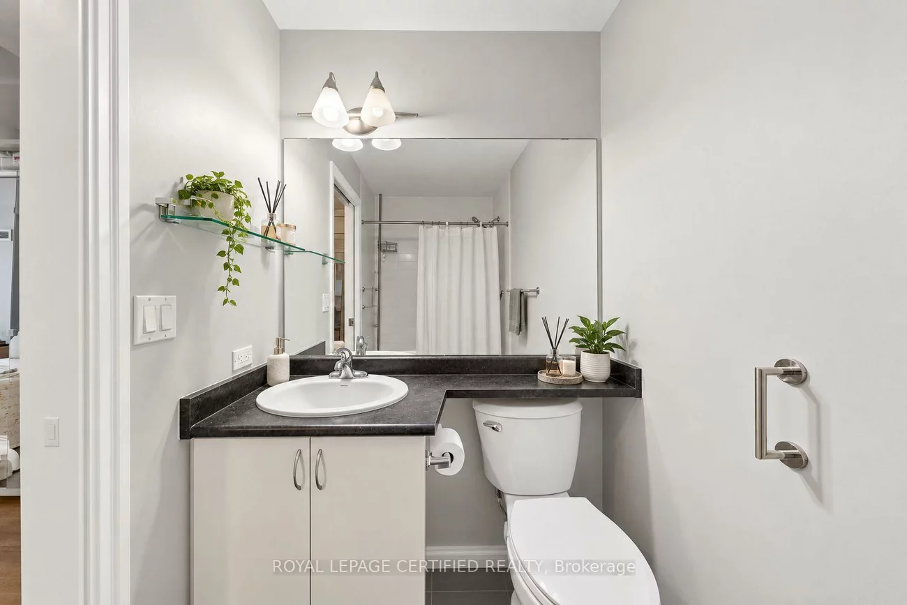 225, Webb, City Centre, Mississauga