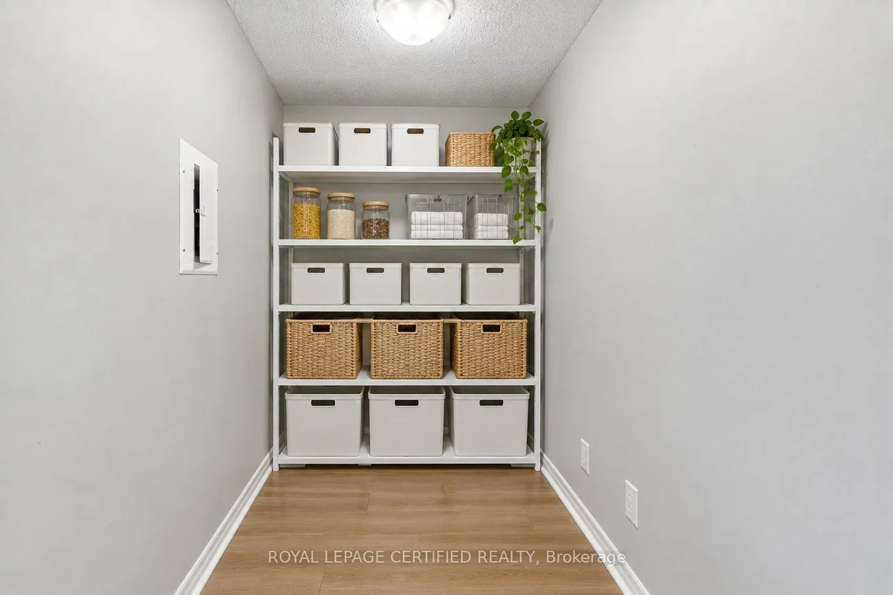 225, Webb, City Centre, Mississauga