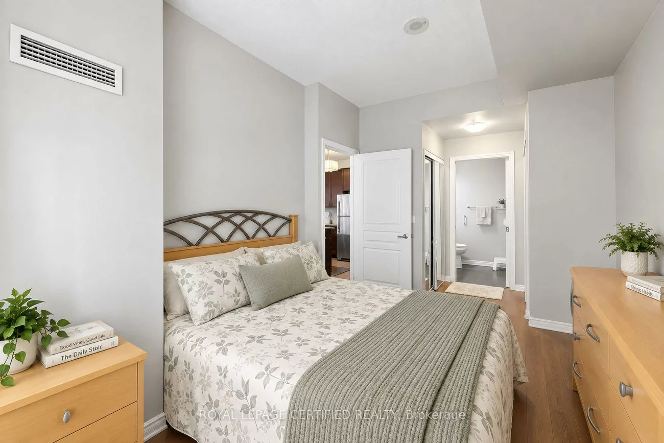 225, Webb, City Centre, Mississauga