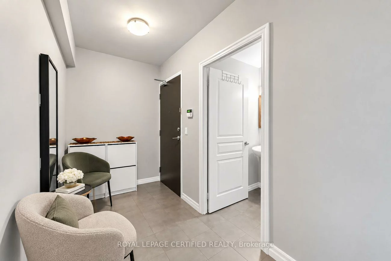 225, Webb, City Centre, Mississauga
