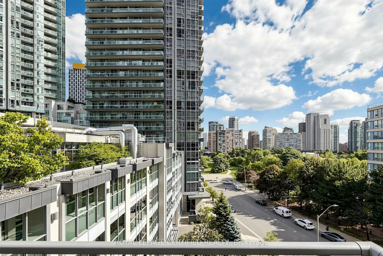 225, Webb, City Centre, Mississauga