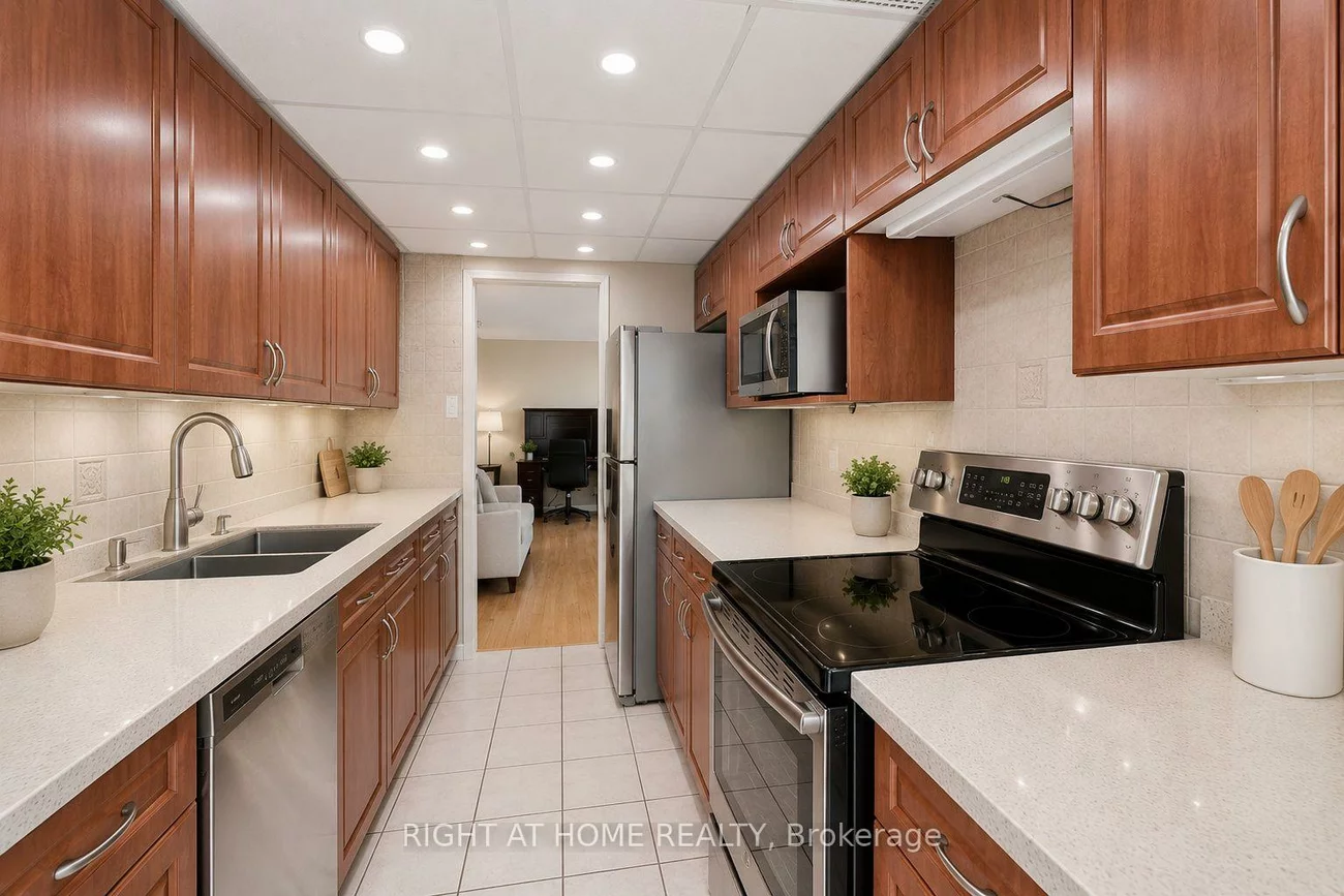 3650, Kaneff, Mississauga Valleys, Mississauga