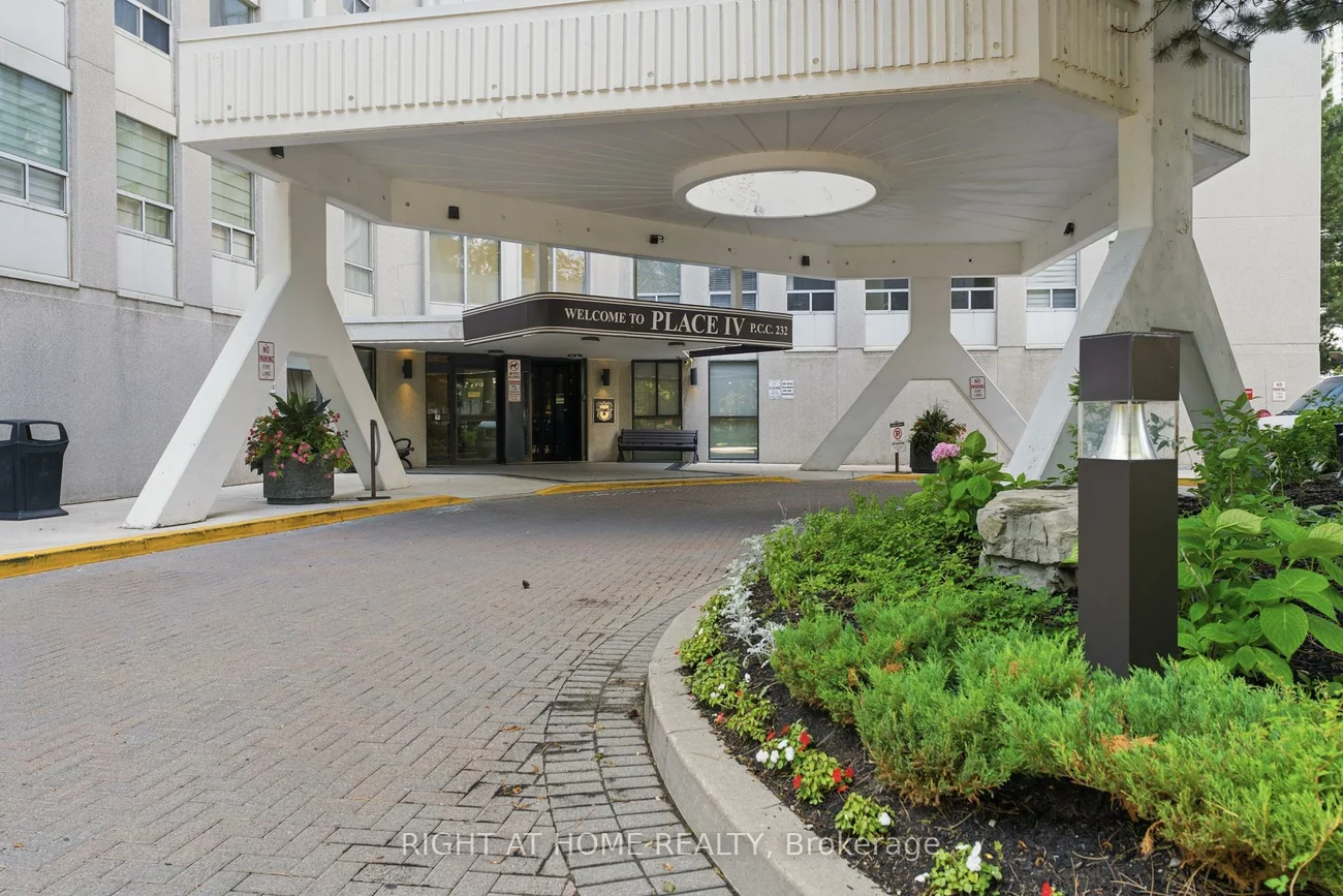 3650, Kaneff, Mississauga Valleys, Mississauga