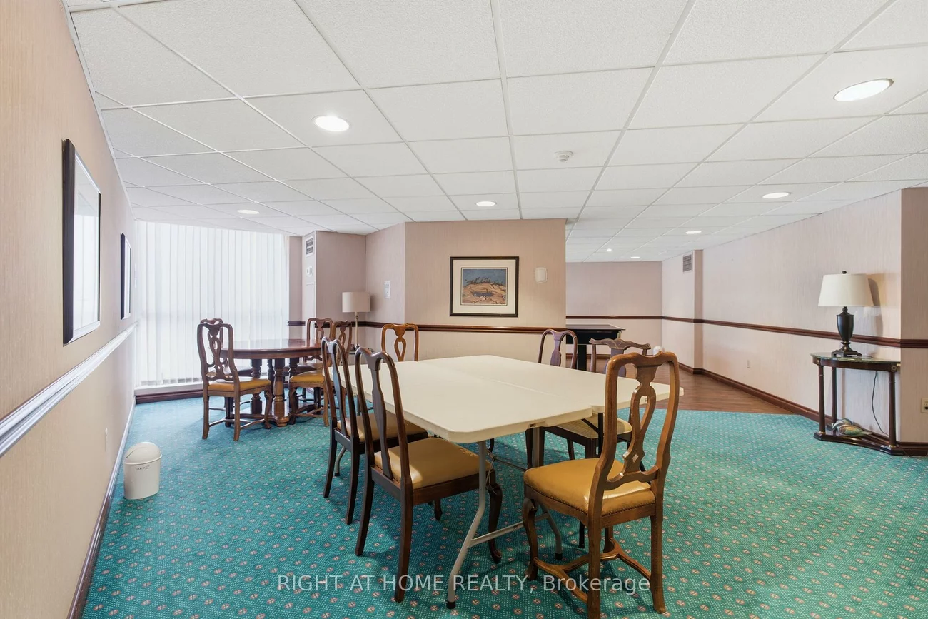 3650, Kaneff, Mississauga Valleys, Mississauga