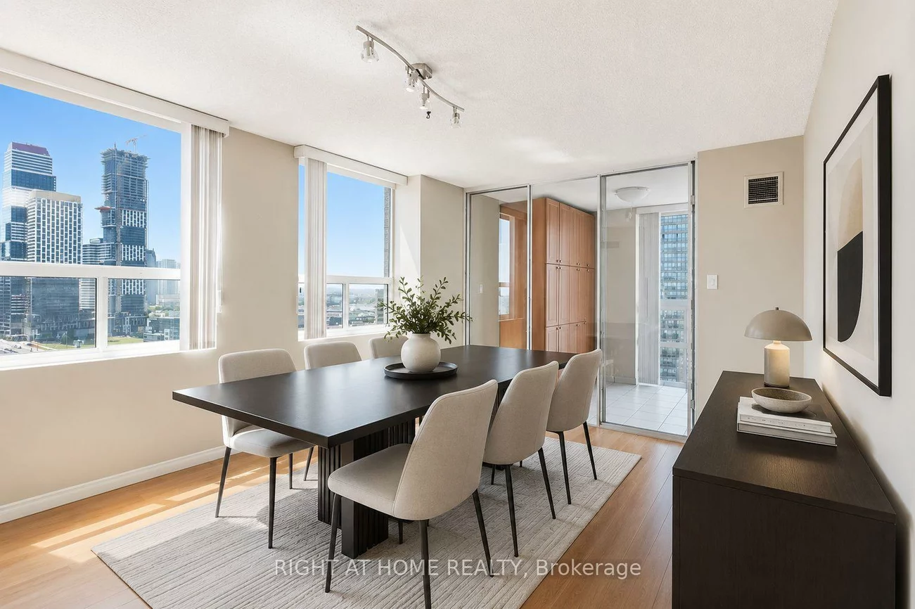 3650, Kaneff, Mississauga Valleys, Mississauga