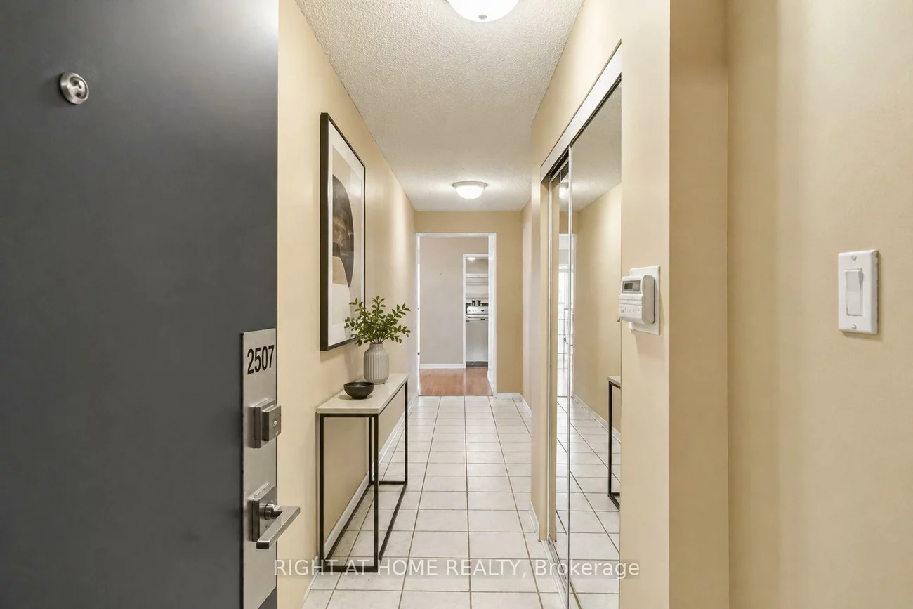 3650, Kaneff, Mississauga Valleys, Mississauga