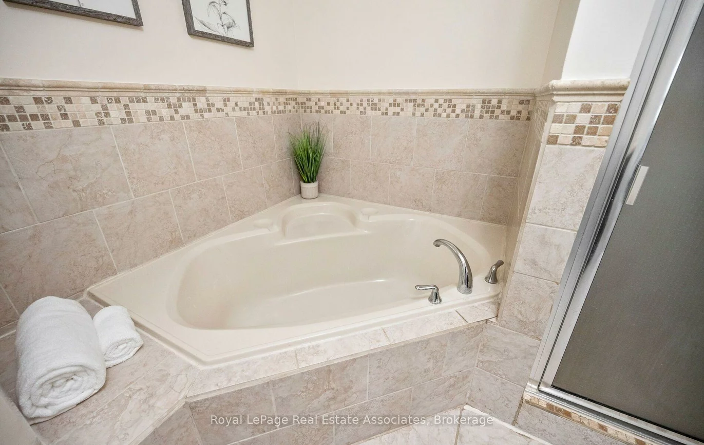 1485, Torrington, East Credit, Mississauga