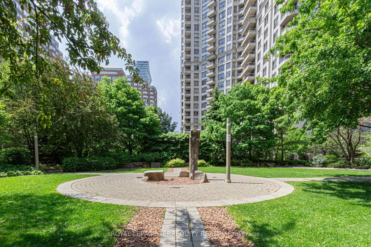 3888, Duke of York, City Centre, Mississauga
