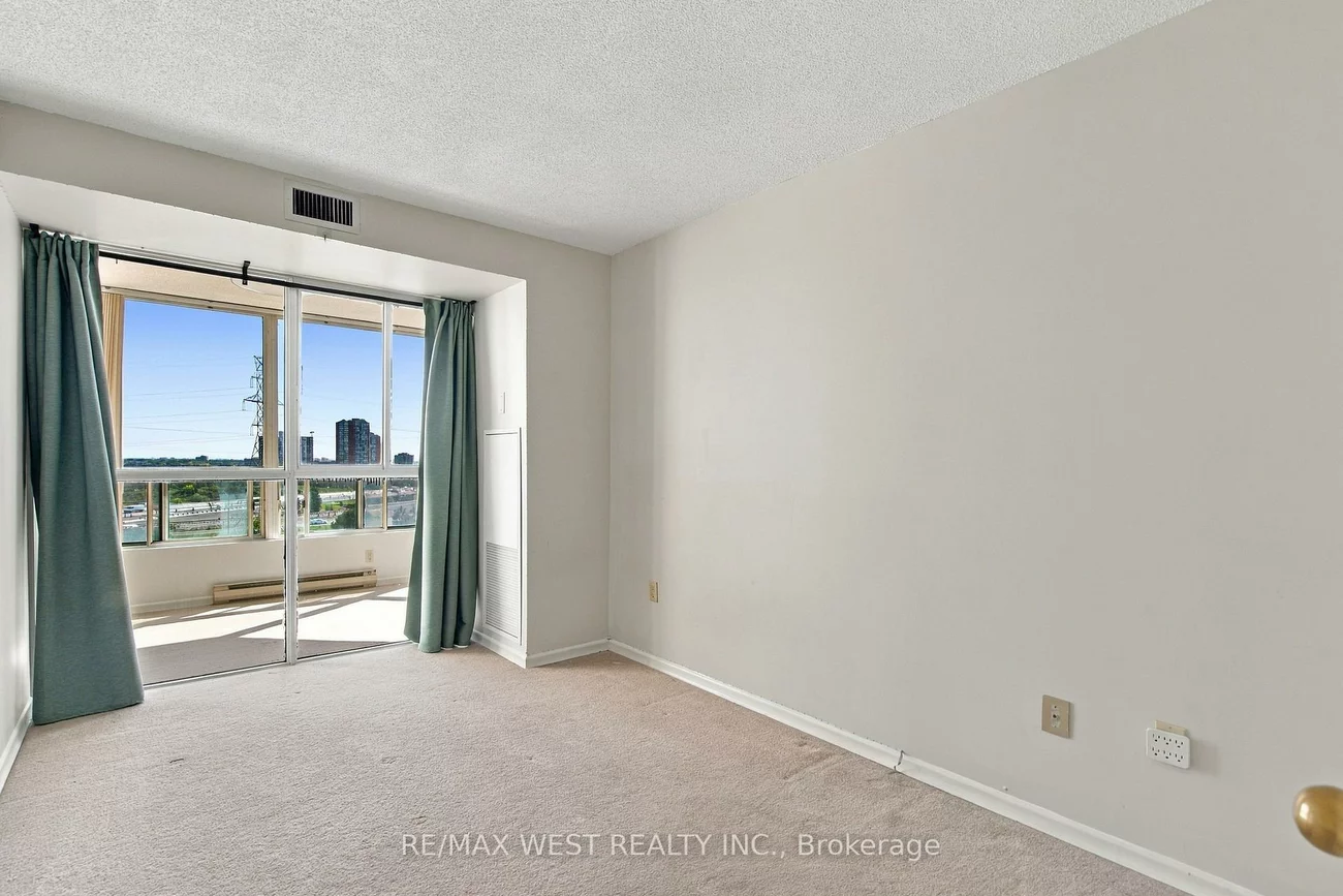 4470, Tucana, Hurontario, Mississauga