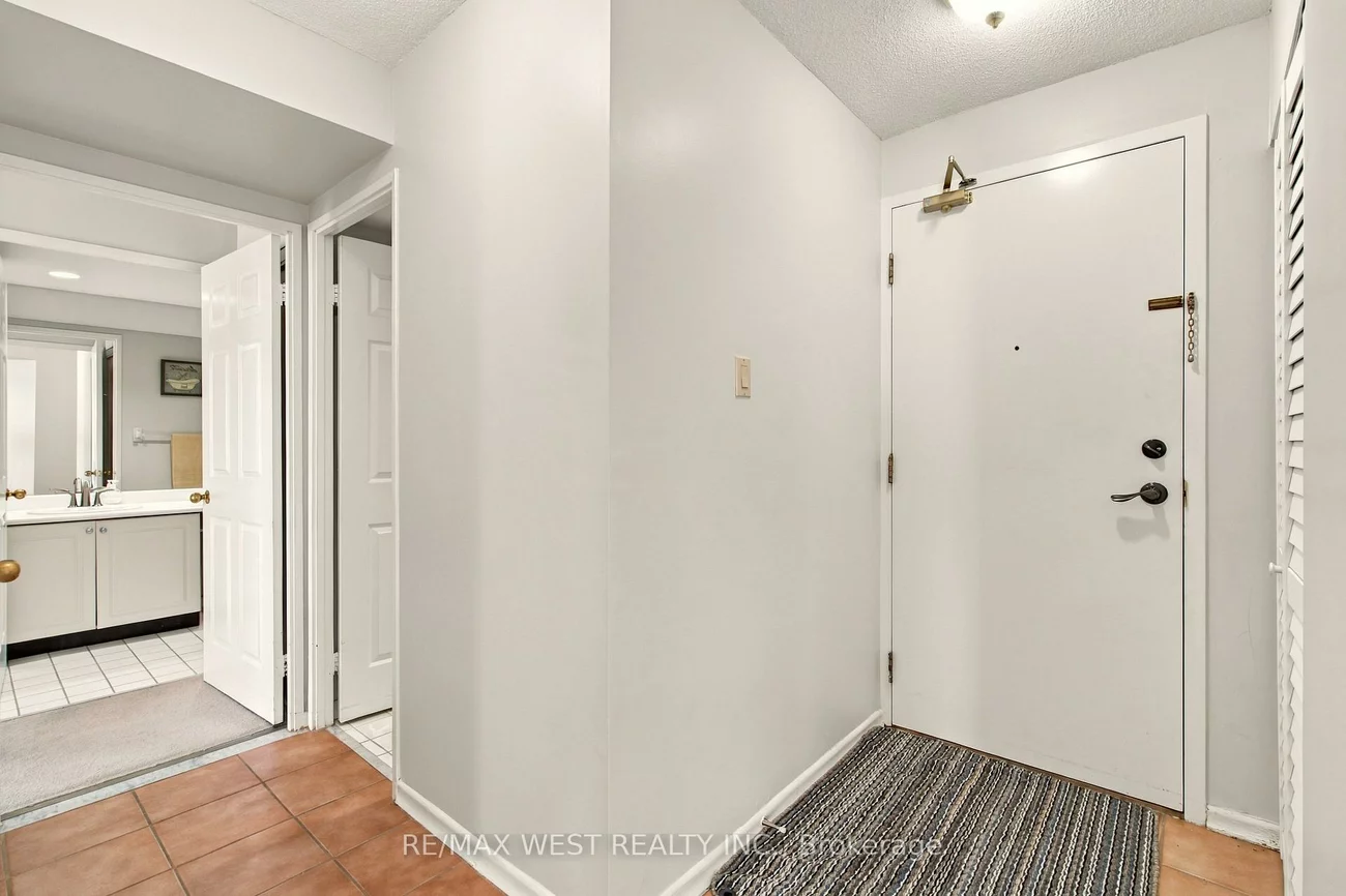 4470, Tucana, Hurontario, Mississauga
