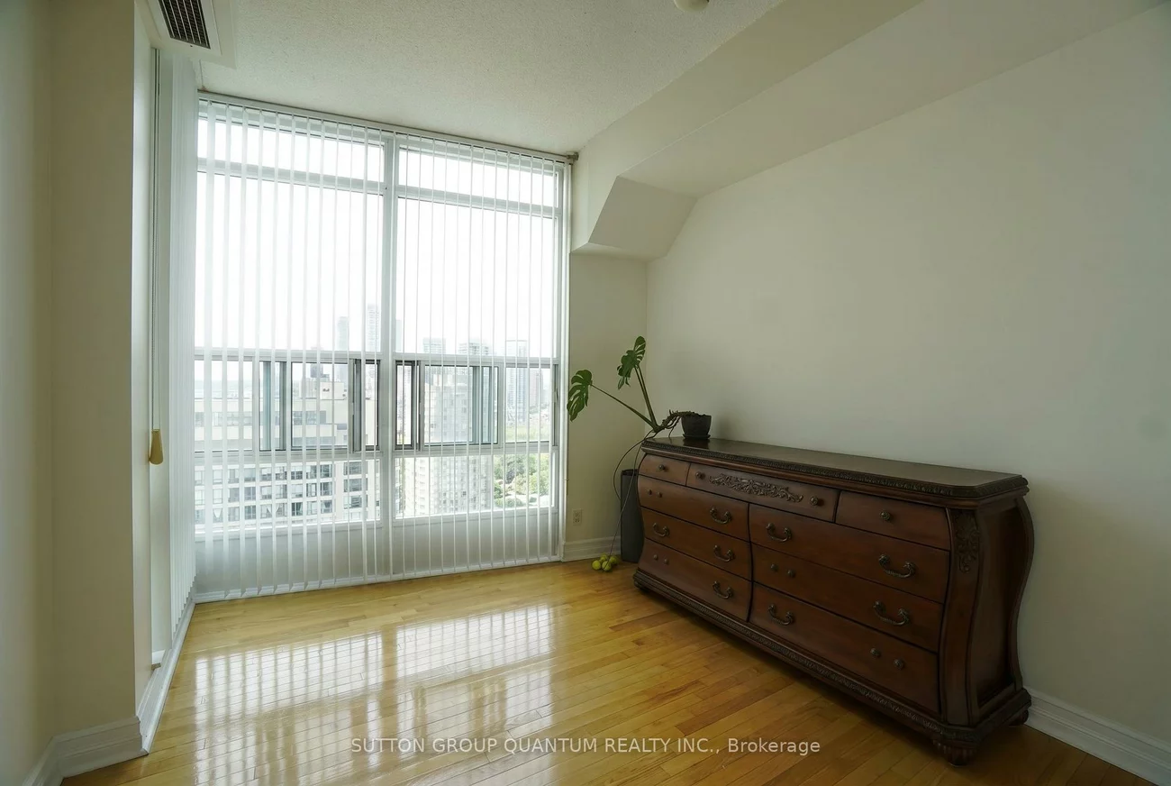 1, Elm, City Centre, Mississauga