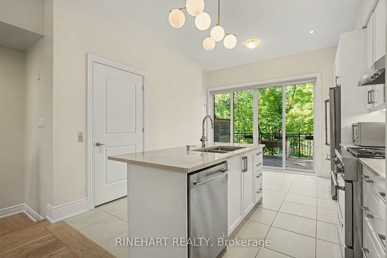 2082, Queensborough, Central Erin Mills, Mississauga