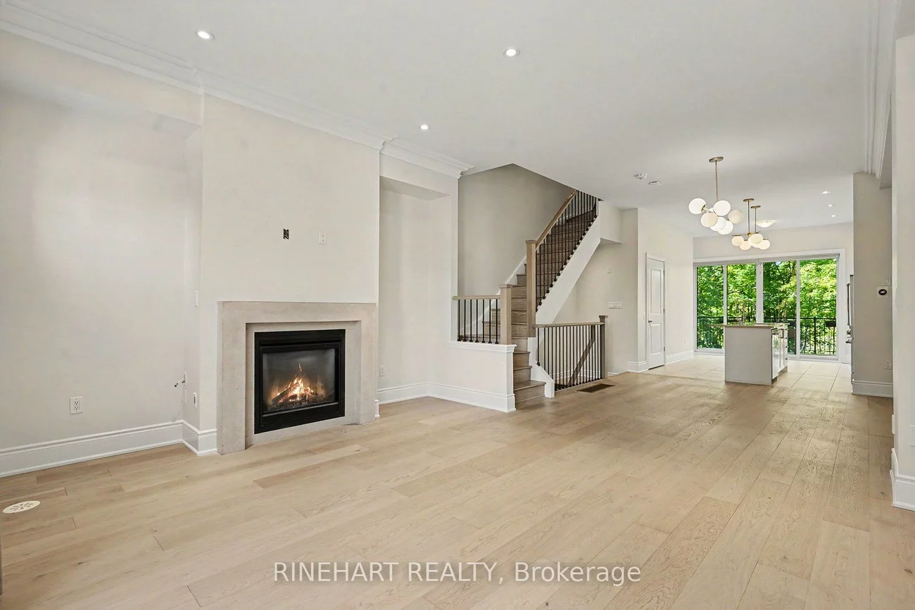 2082, Queensborough, Central Erin Mills, Mississauga