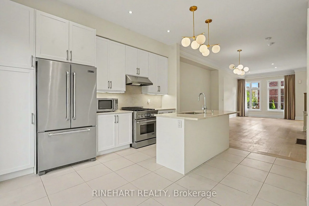 2082, Queensborough, Central Erin Mills, Mississauga