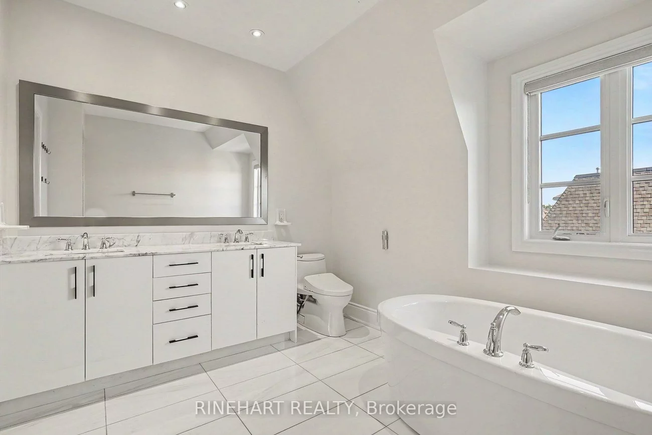 2082, Queensborough, Central Erin Mills, Mississauga