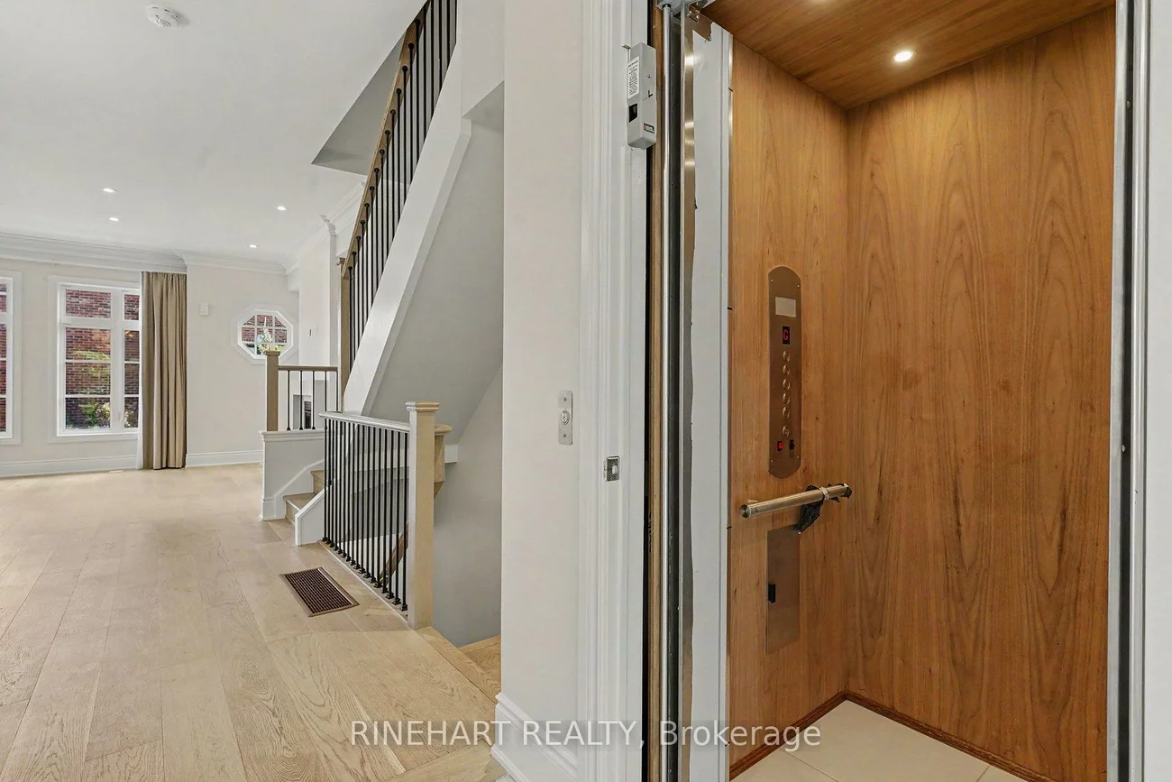 2082, Queensborough, Central Erin Mills, Mississauga