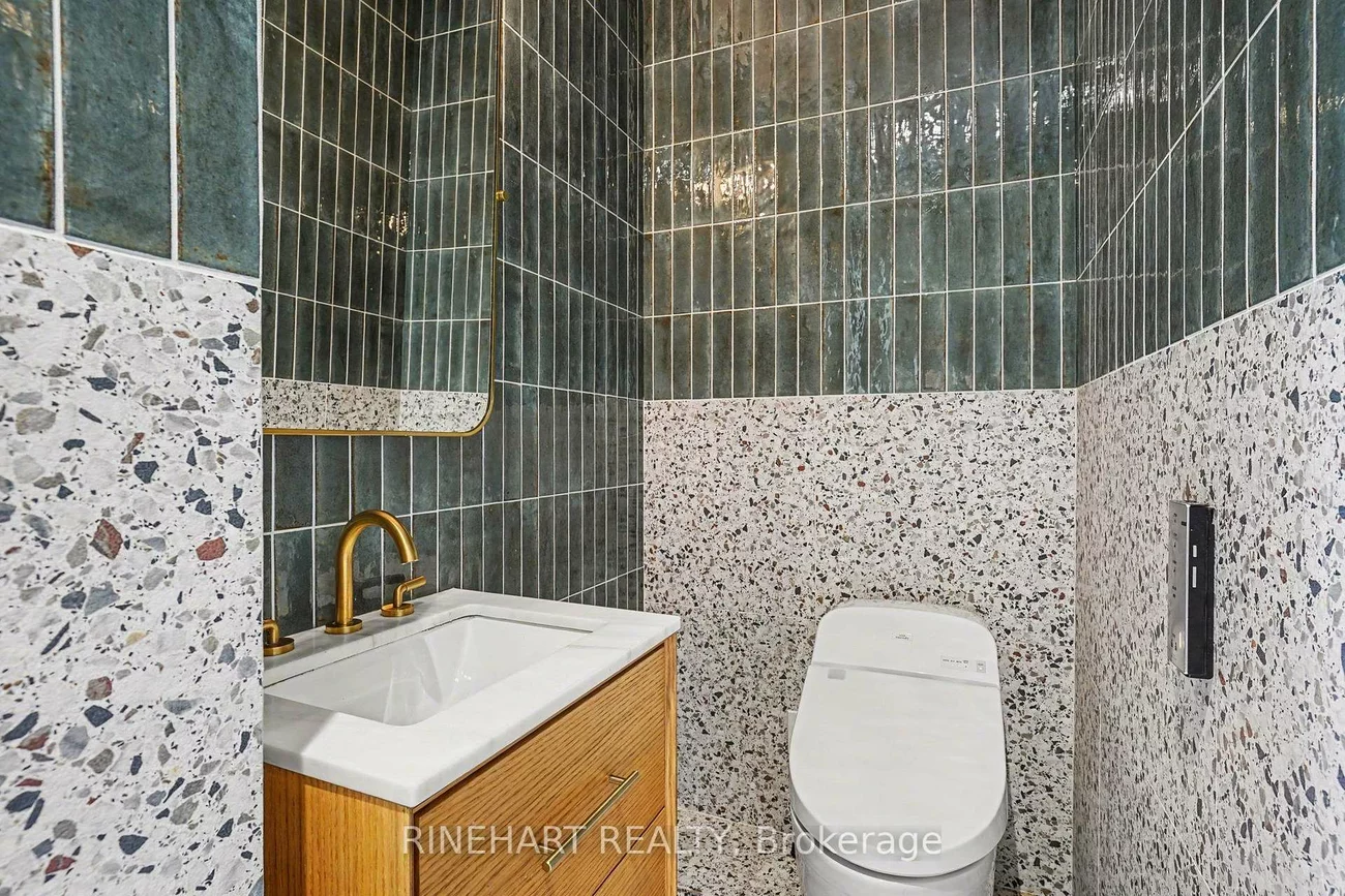 2082, Queensborough, Central Erin Mills, Mississauga