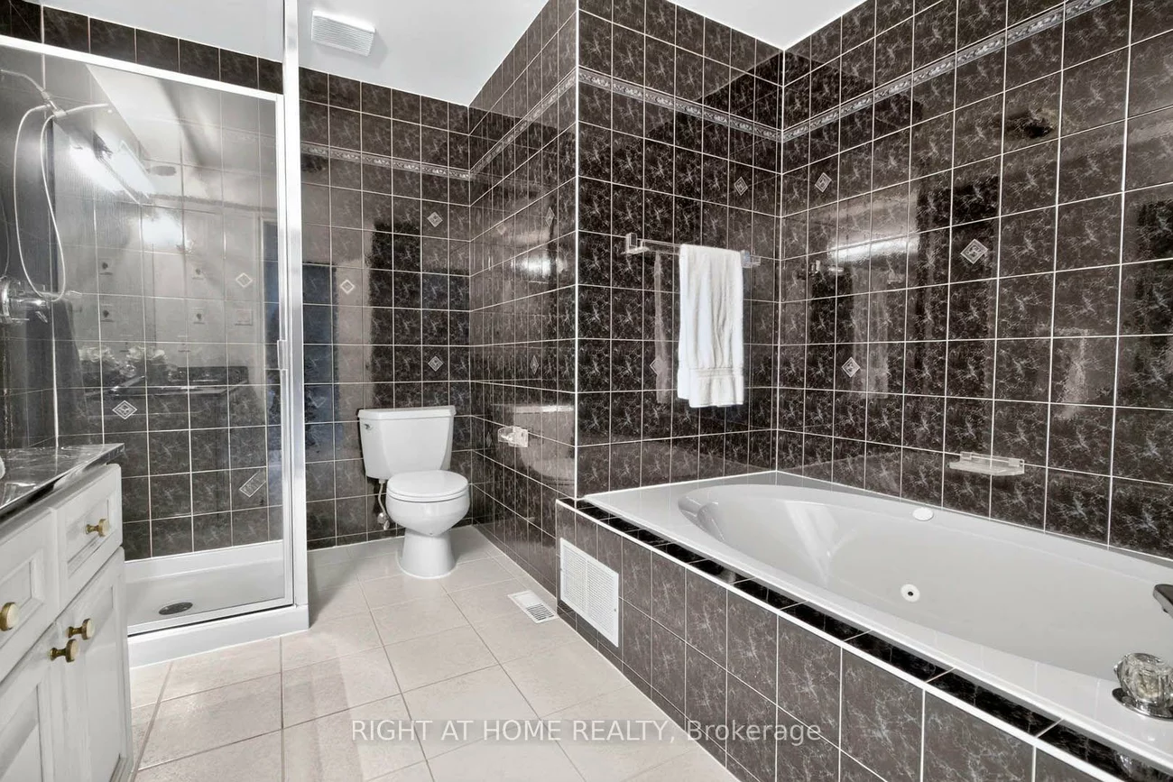 5480, Glen Erin, Central Erin Mills, Mississauga