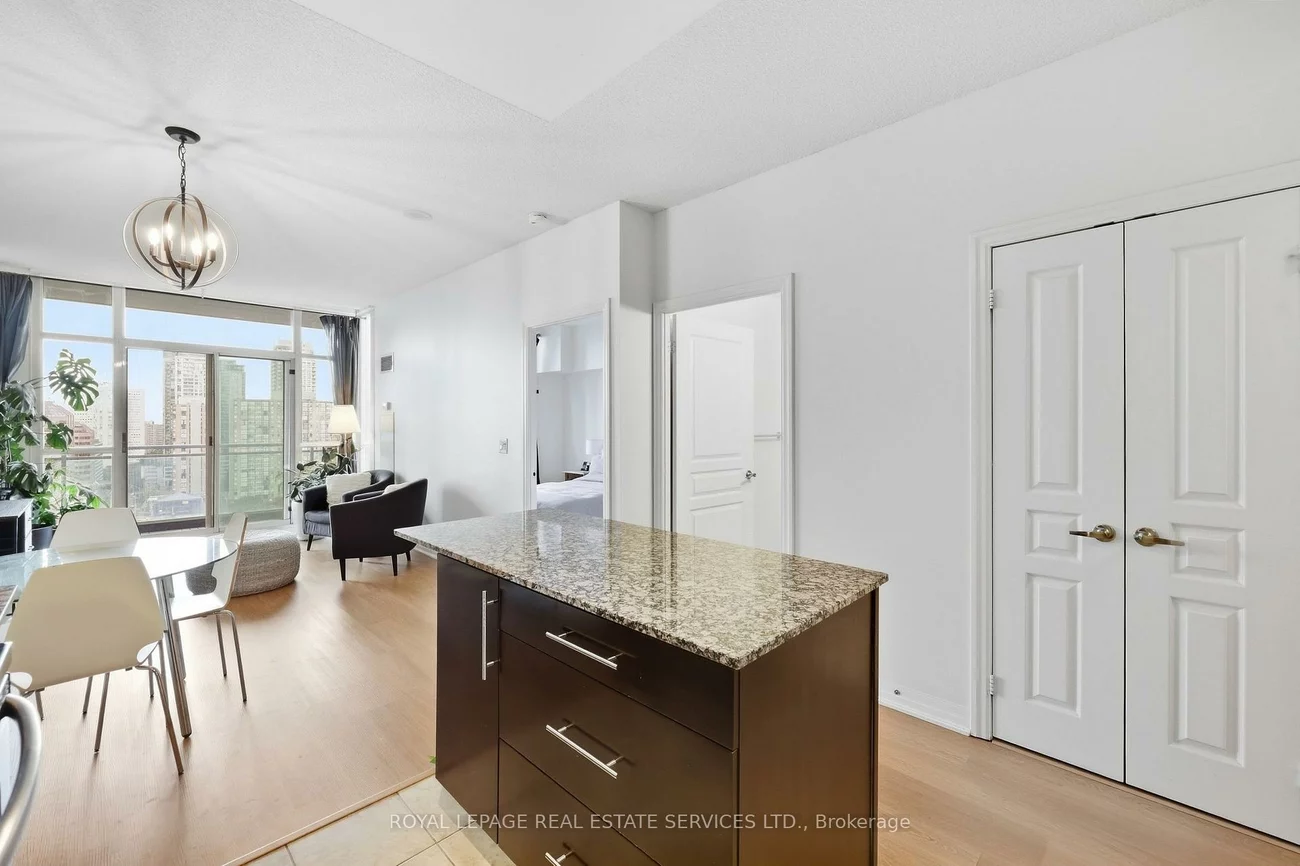 223, Webb, City Centre, Mississauga