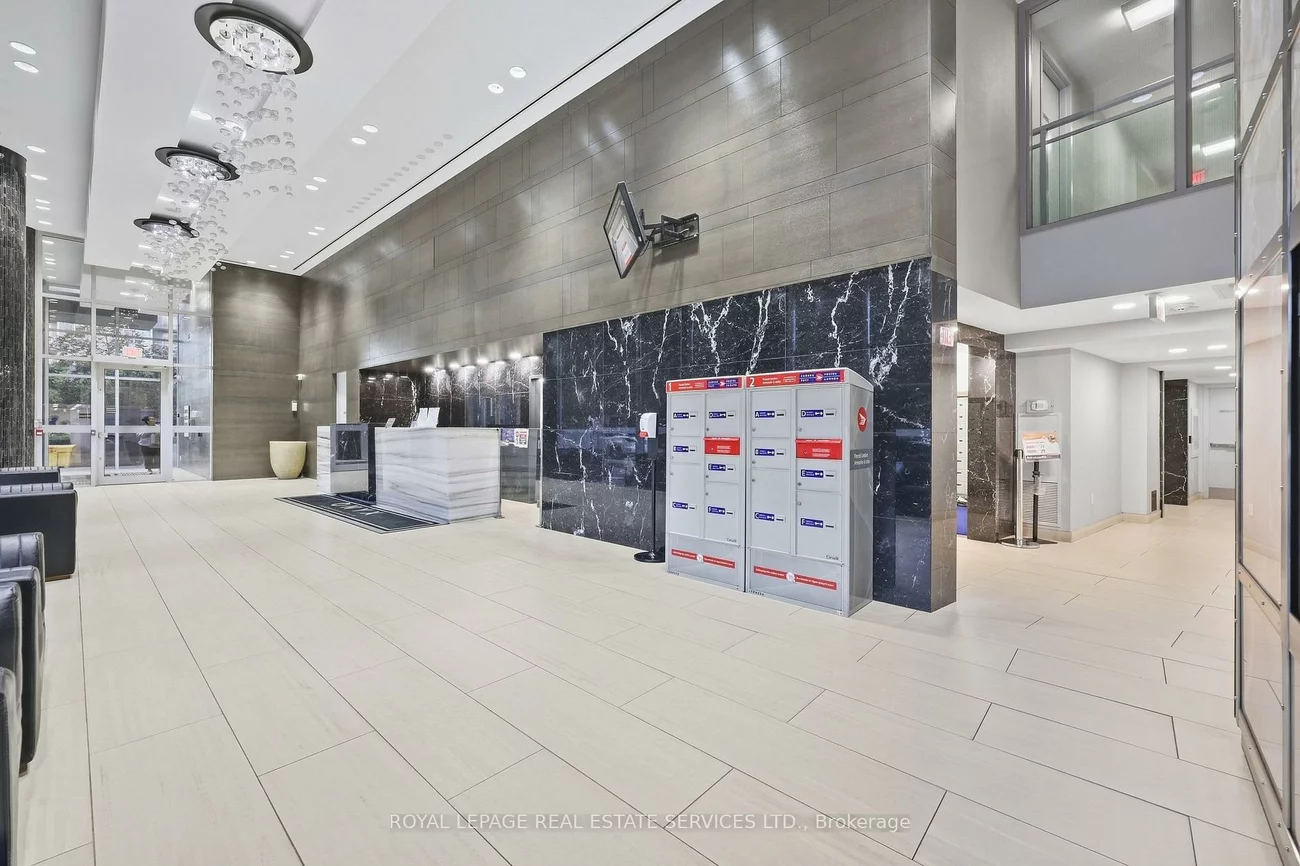 223, Webb, City Centre, Mississauga